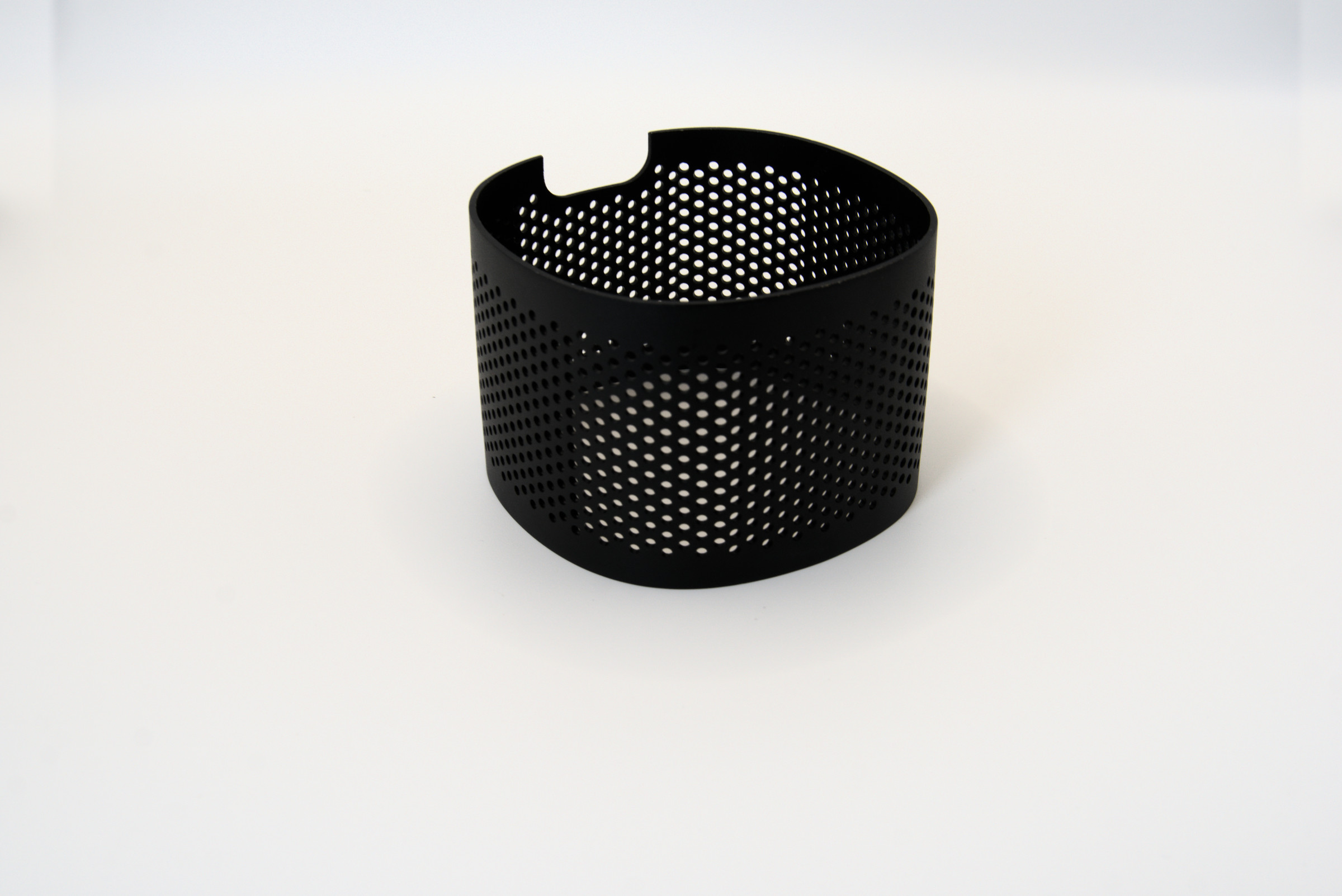 Black Perforated Short Cylindrical Cover / 黑色缺口圆孔网罩，整体外观