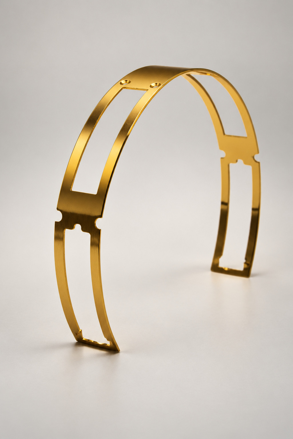 Gold-Tone Curved Frame with Rectangular Openings / 金色弧形镂空支架,产品图片 6