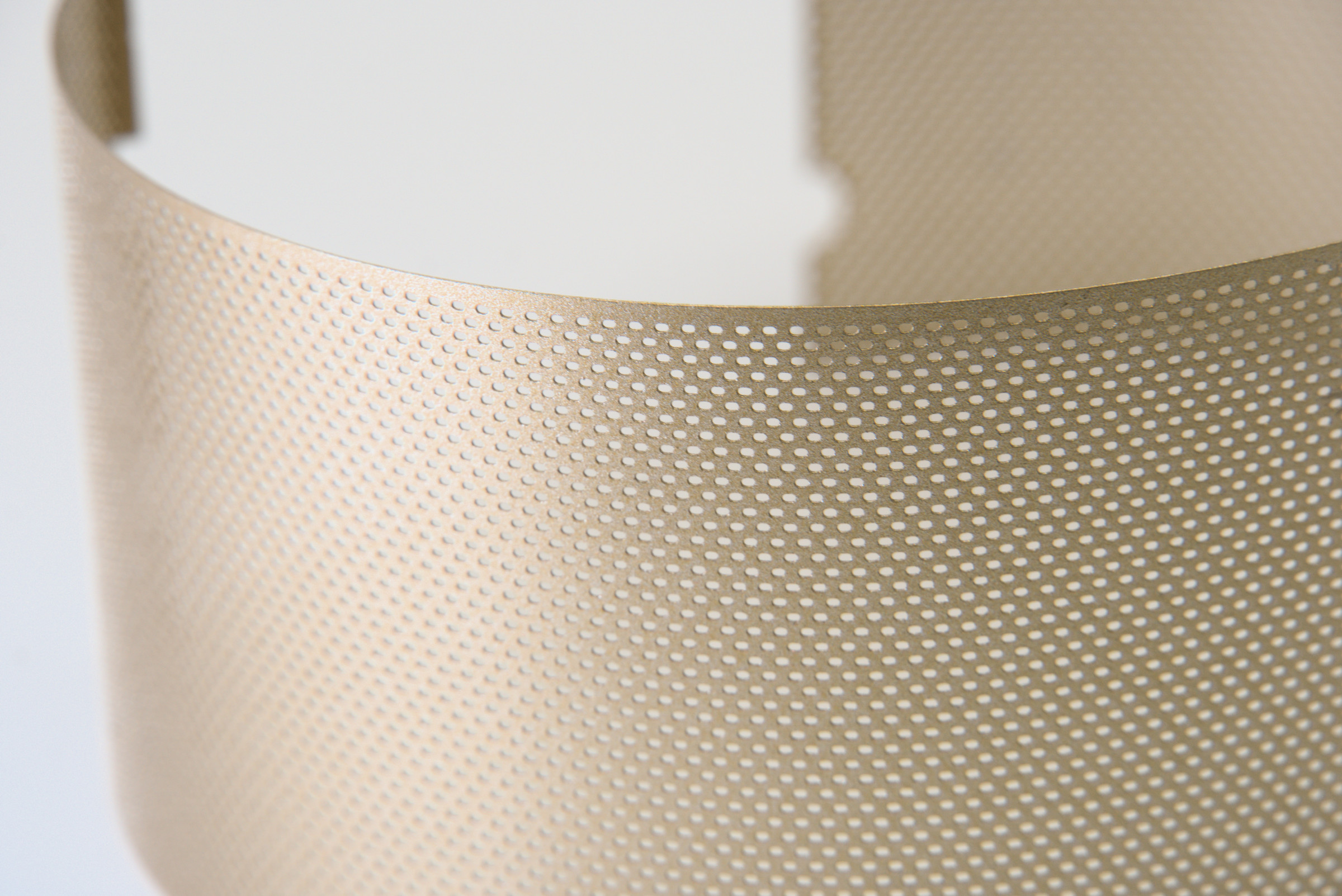 Perforated Curved Mesh Cover — Multiple Colors / 多色细孔弧形网罩,孔区细节