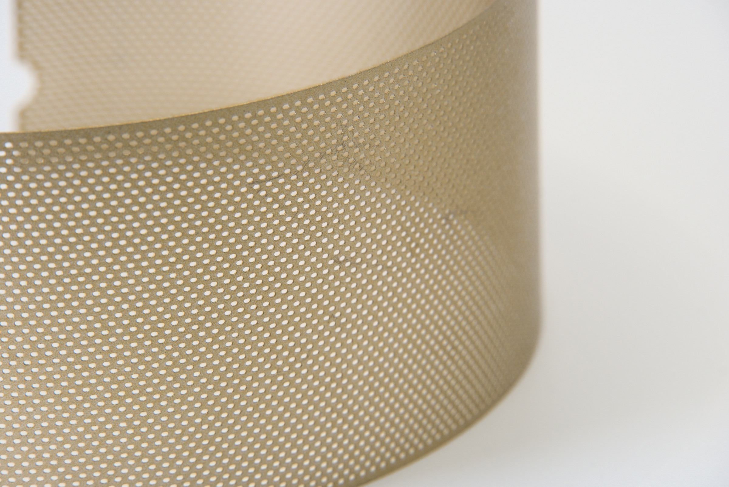 Perforated Curved Mesh Cover — Multiple Colors / 多色细孔弧形网罩,孔区细节