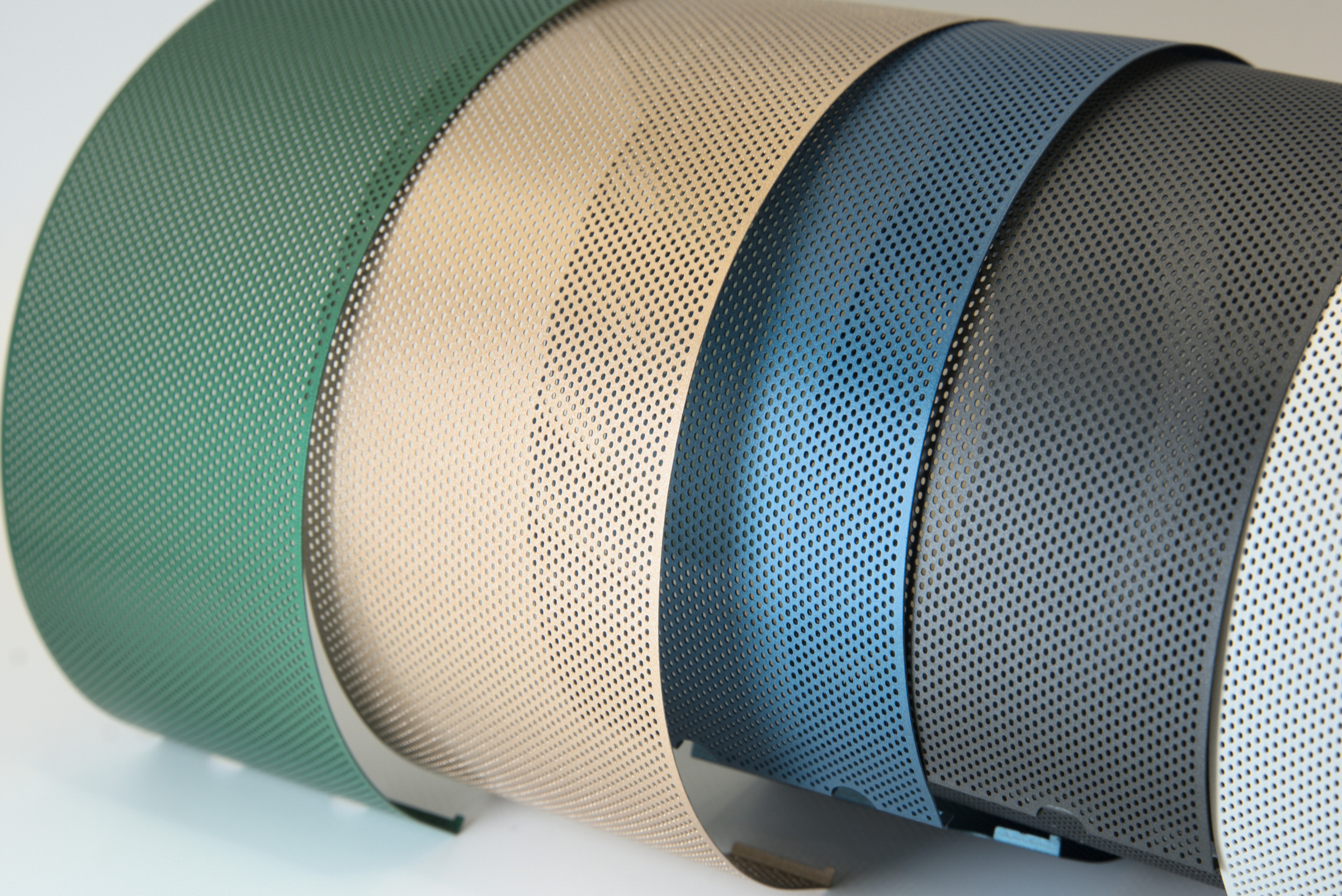 Perforated Curved Mesh Cover — Multiple Colors / 多色细孔弧形网罩,多色组合细节