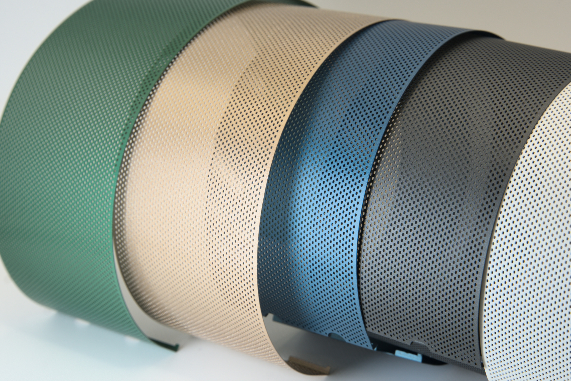 Perforated Curved Mesh Cover — Multiple Colors / 多色细孔弧形网罩,多色组合细节