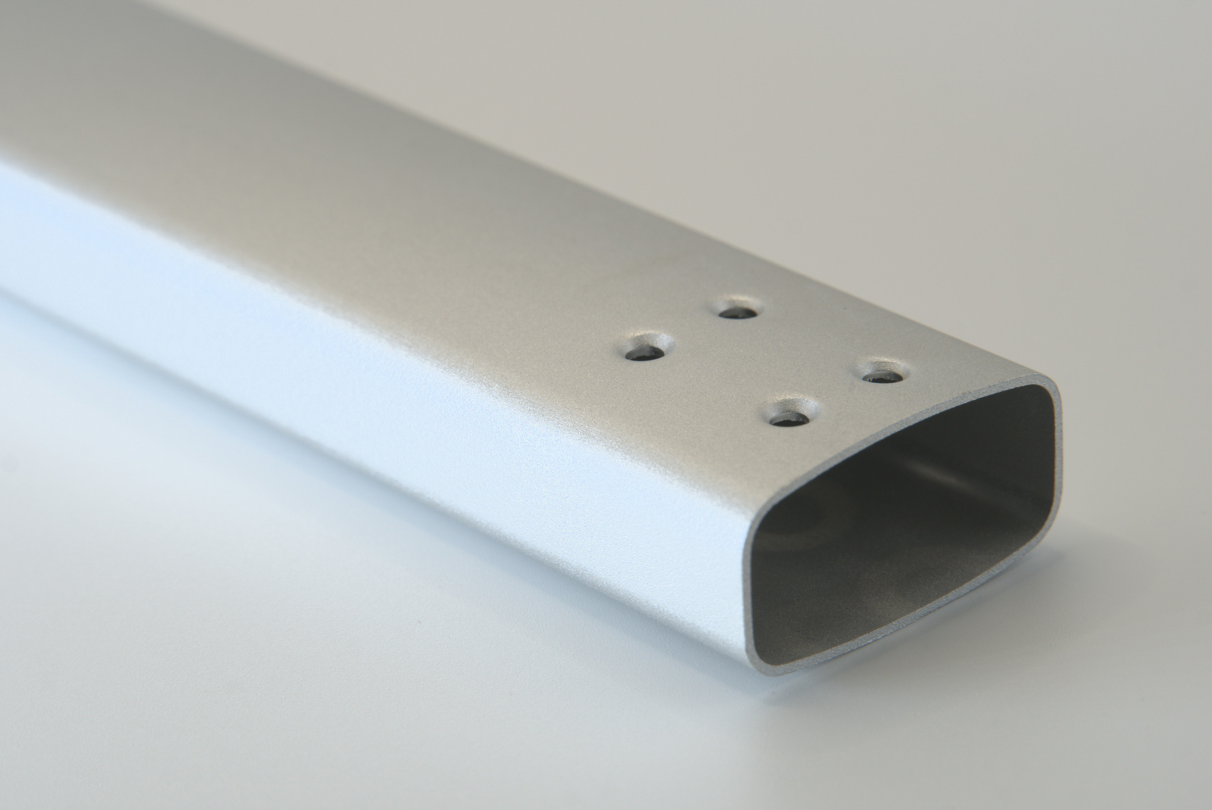 Silver-Tone Rectangular Tube with Four-Hole Ends / 银色四孔扁方管,管口细节